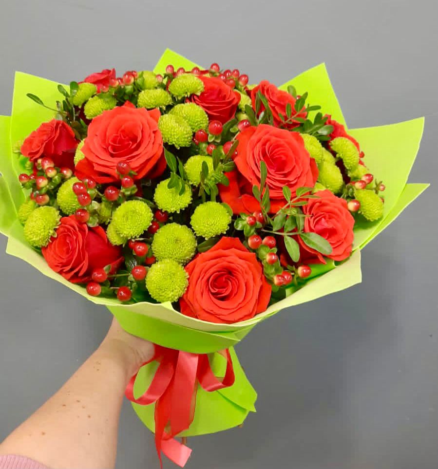 Букет цветов из: Хризантемы и Розы в Северск