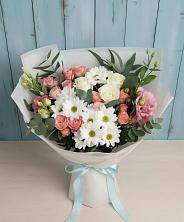 Букет цветов из:  Розы, Лизиантусы и Хризантемы в Северск