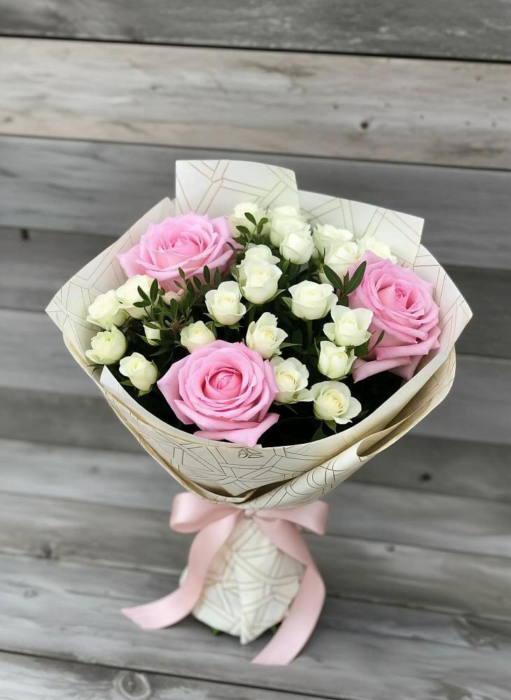 Букет цветов из: Розы в Северск