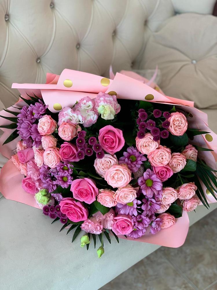 Букет цветов из: Хризантемы, Розы и Лизиантусы в Северск