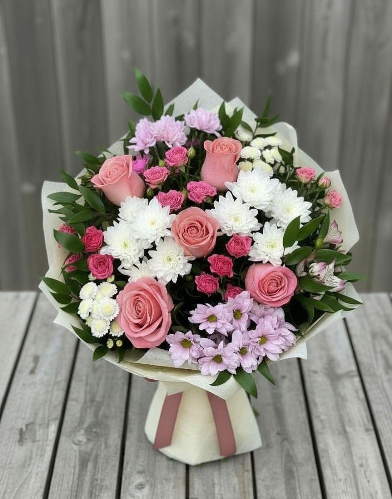 Букет цветов из: Альстромерии, Гвоздики, Розы и Хризантемы в Северск