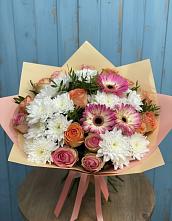 Букет цветов из:  Розы, Герберы и Хризантемы в Северск