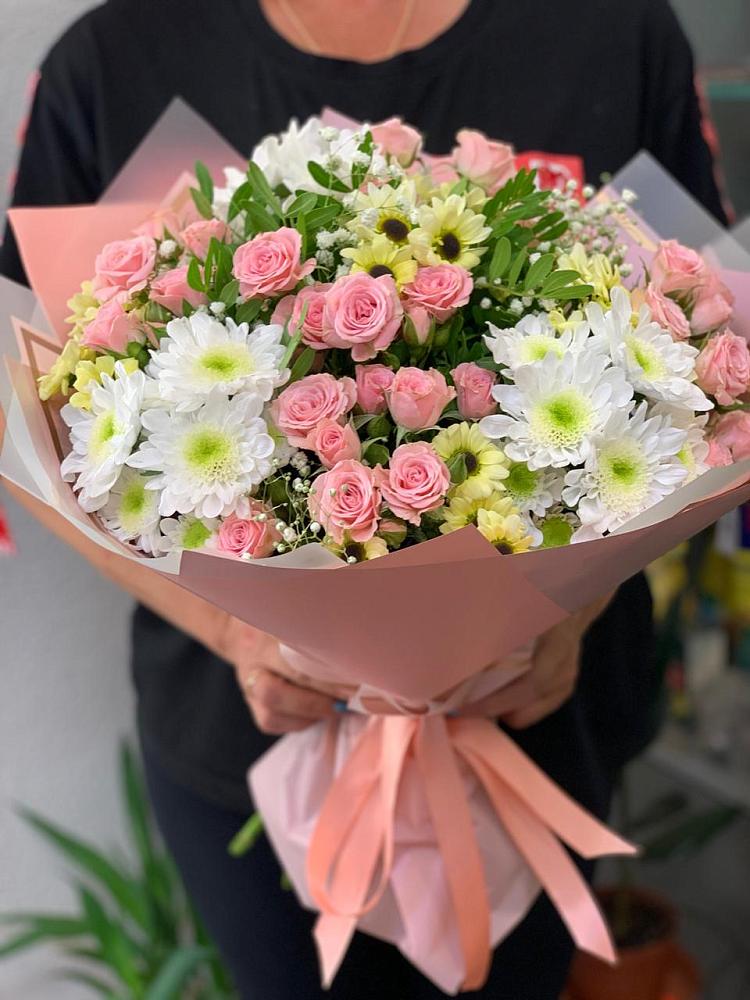 Букет цветов из: Розы и Хризантемы в Северск