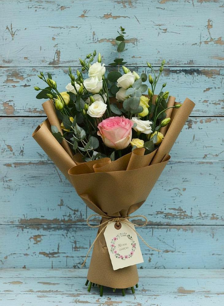 Букет цветов из: Розы и Лизиантусы в Северск