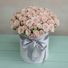 Цветочная композиция из Розы в шляпной коробке в Северск