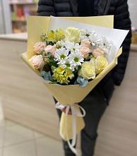 Букет цветов из:  Альстромерии, Розы и Хризантемы в Северск