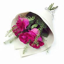 Букет цветов из:  Розы в Северск