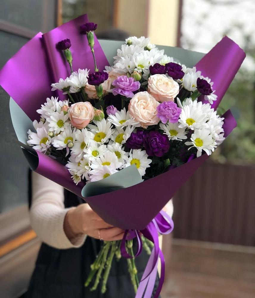 Букет цветов из: Хризантемы, Гвоздики и Розы в Северск