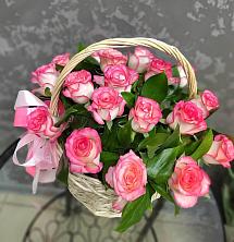 Цветочная композиция из Розы в корзине в Северск