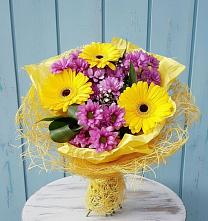 Букет цветов из:  Хризантемы и Герберы в Северск