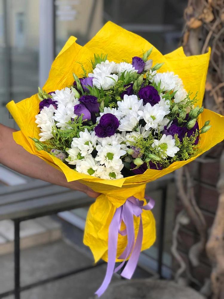 Букет цветов из: Ирисы, Хризантемы и Ромашки в Северск
