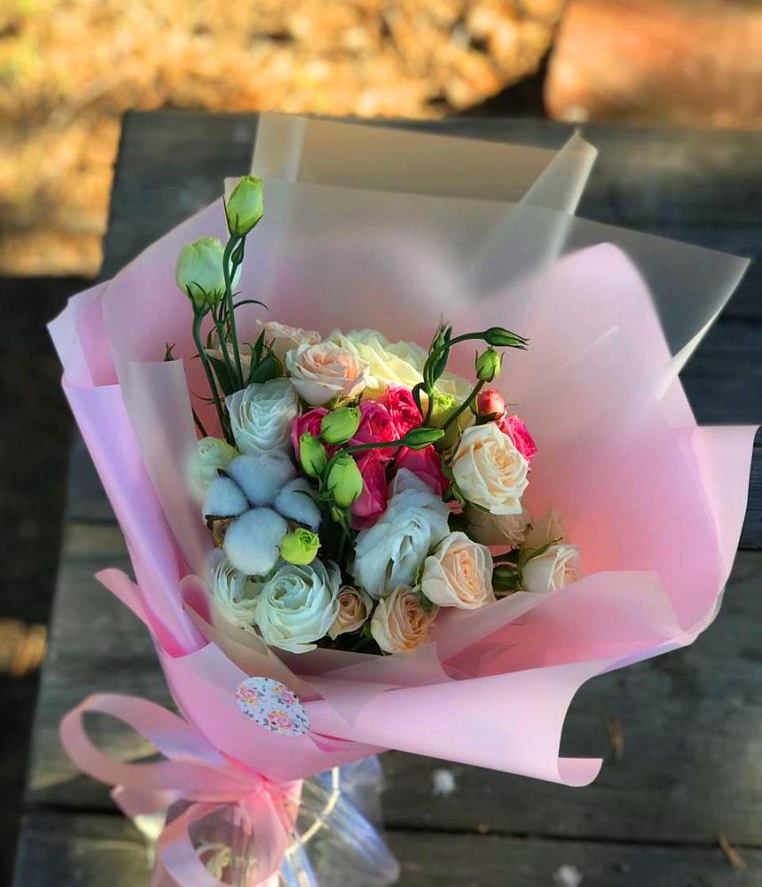 Букет цветов из: Розы и Лизиантусы в Северск