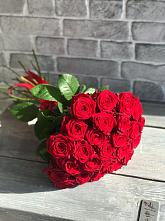 Букет Красные розы Фридом в Северск