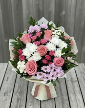 Букет цветов из:  Альстромерии, Гвоздики, Розы и Хризантемы в Северск