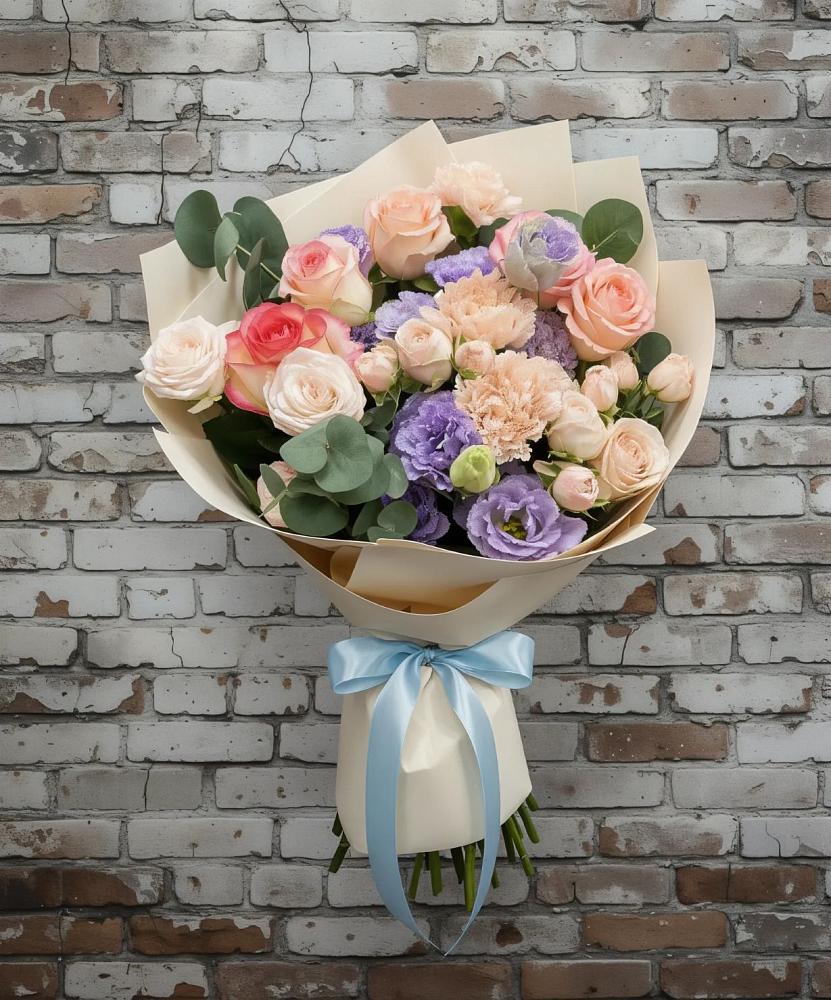 Букет цветов из: Розы, Лизиантусы и Гвоздики в Северск