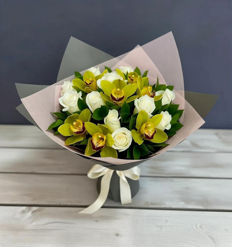 Букет цветов из: Орхидеи и Розы в Северск