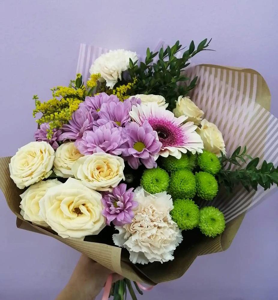 Букет цветов из: Хризантемы, Розы, Гвоздики и Герберы в Северск