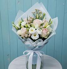 Букет цветов из:  Розы и Лизиантусы в Северск