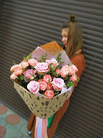 Букет цветов из: Розы в Северск