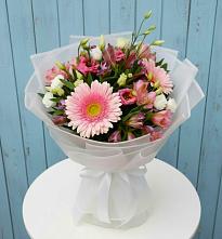 Букет цветов из:  Герберы, Альстромерии и Лизиантусы в Северск