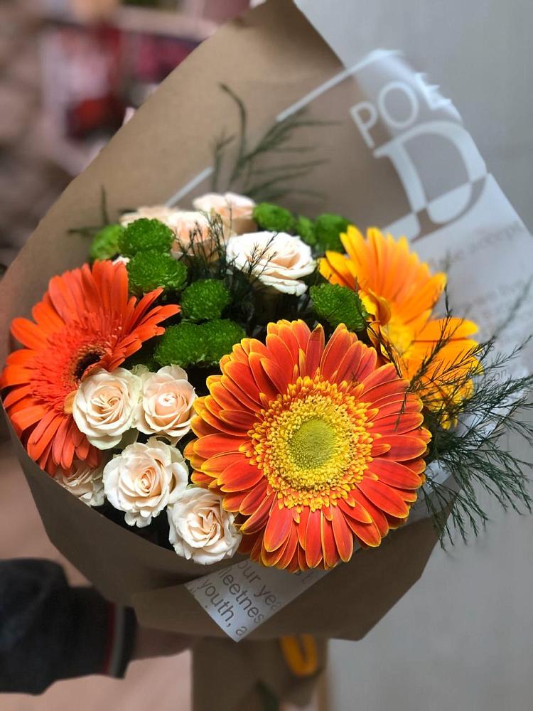 Букет цветов из: Герберы, Хризантемы и Розы в Северск