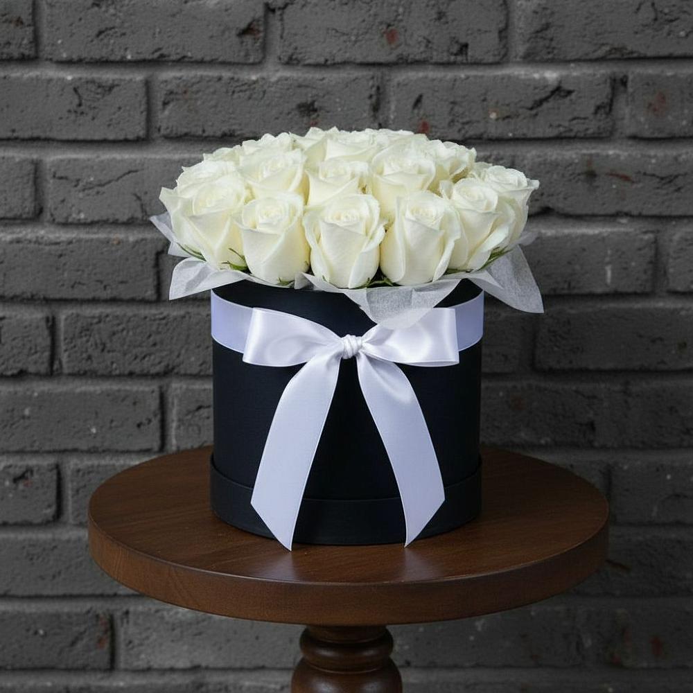 Цветочная композиция из Розы в шляпной коробке в Северск