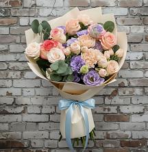 Букет цветов из:  Розы, Лизиантусы и Гвоздики в Северск