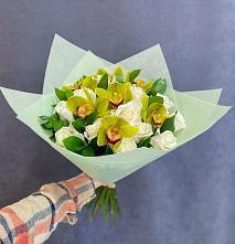Букет цветов из:  Орхидеи и Розы в Северск