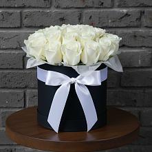 Цветочная композиция из Розы в шляпной коробке в Северск